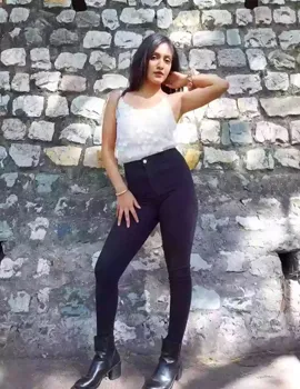 Independent delhi escort in stylish outfit